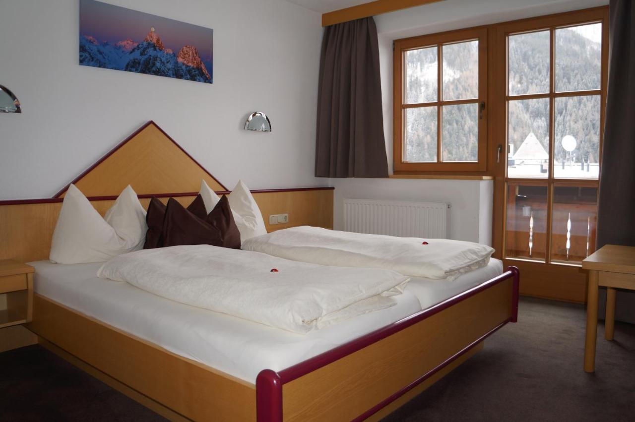 Pension Strolz Sankt Anton am Arlberg Exteriör bild